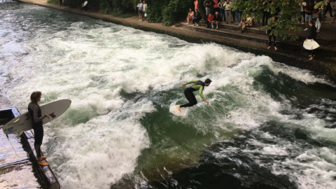 Riversurfing – Projekt Flusswelle in der Aach